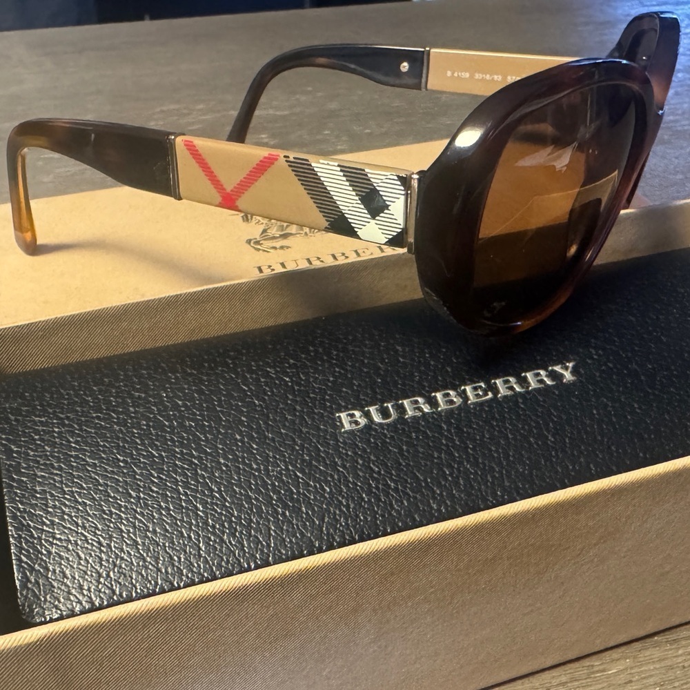 Burberry Sunglasses - Picture 2 of 5